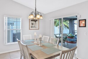 Dining - Snowbird-friendly home near Disney w/private heated pool, lanai, shared tennis (Kissimmee)