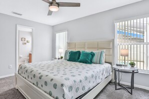 Iron/ironing board, free WiFi, bed sheets - Snowbird-friendly home near Disney w/private heated pool, lanai, shared tennis (Kissimmee)