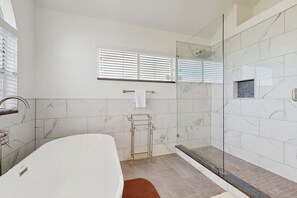 Shower, hair dryer, towels - Charming home with private pool and space for the whole family (Kissimmee)