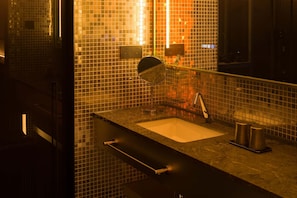 Standard Double Room | Bathroom | Slippers - ChangSha Super Awake Century Hotel (Changsha)