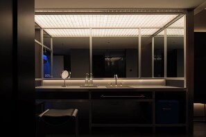 Standard Double Room | Bathroom | Slippers - ChangSha Super Awake Century Hotel (Changsha)