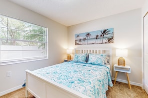 3 bedrooms, iron/ironing board, free WiFi, bed sheets - Single-story house with private pool, alfresco dining, & lanai - dog-friendly (Kissimmee)