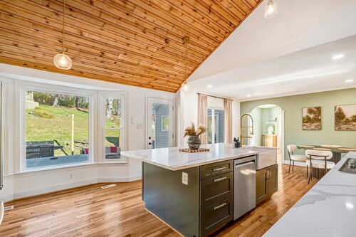 Luxury NEW! Woodhaven Reserve! Private Pool + Hot Tub