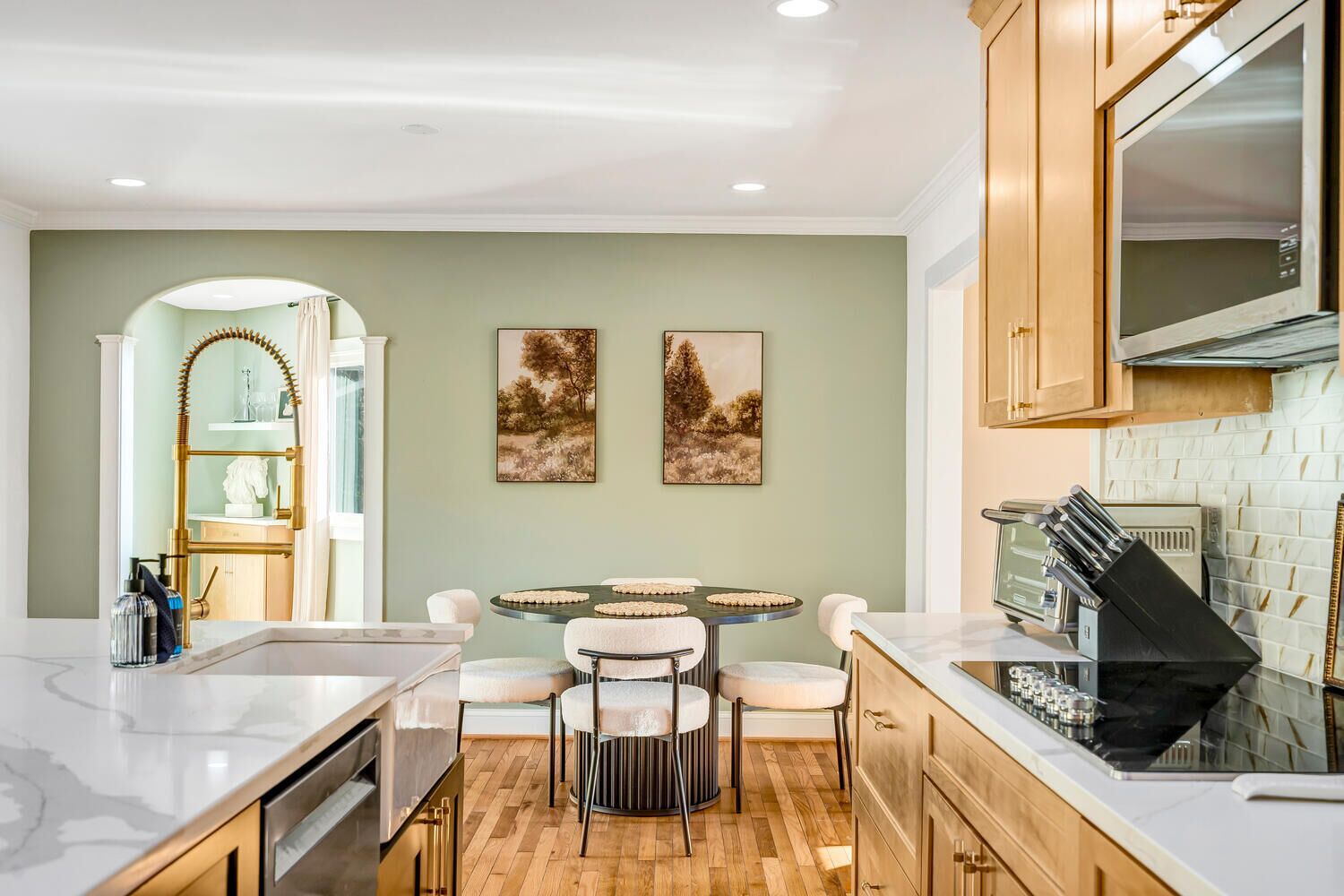 冰箱、微波炉、烤箱、炉灶