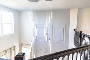 Interior - Spacious 5-bedroom 5bath house in serene Davenport with AC, Heating and Pool (Davenport)