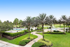 Property grounds - Spacious and Inviting Getaway Condo Close to Disney and Universal (Kissimmee)