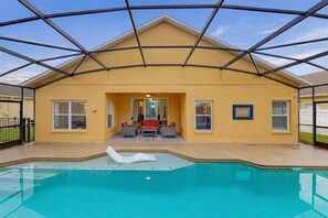 Pool - Sunlit Serenity Oasis | House in Kissimmee with private pool, pool table, tennis (Kissimmee)