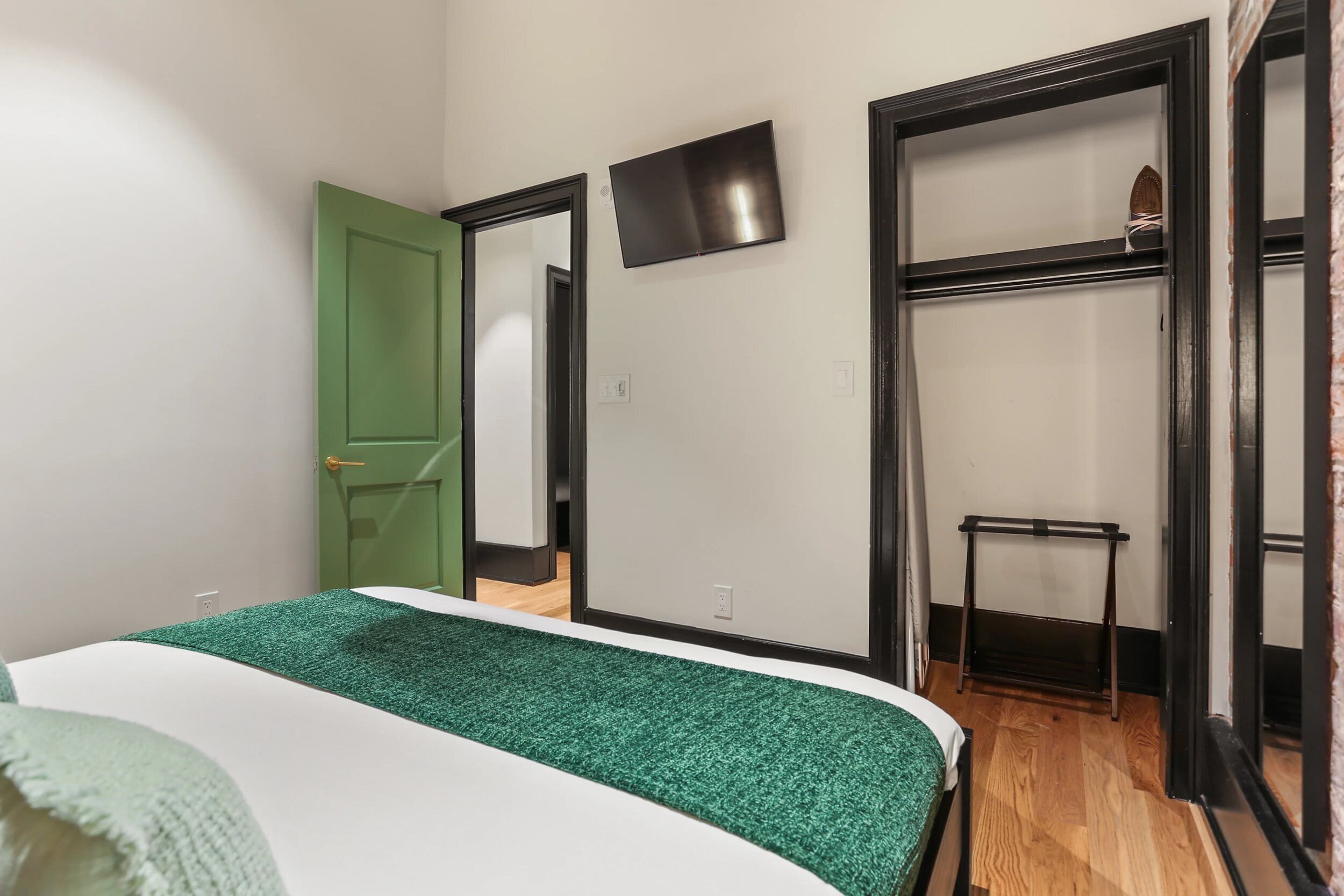 Apartemen Mewah, 4 kamar tidur, dapur | Tirai kedap cahaya, setrika/meja setrika, dan Wi-Fi gratis