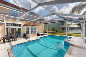 Pool - Easy-to-reach home with private screened pool, lanai, & AC - snowbird-friendly (Kissimmee)