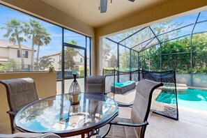 Outdoor dining - Spacious getaway with 2 themed game rooms, private pool, & Pool spa (Davenport)