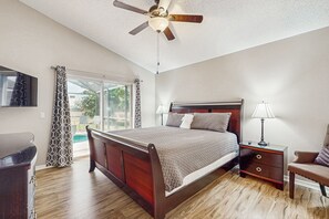 Iron/ironing board, free WiFi, bed sheets