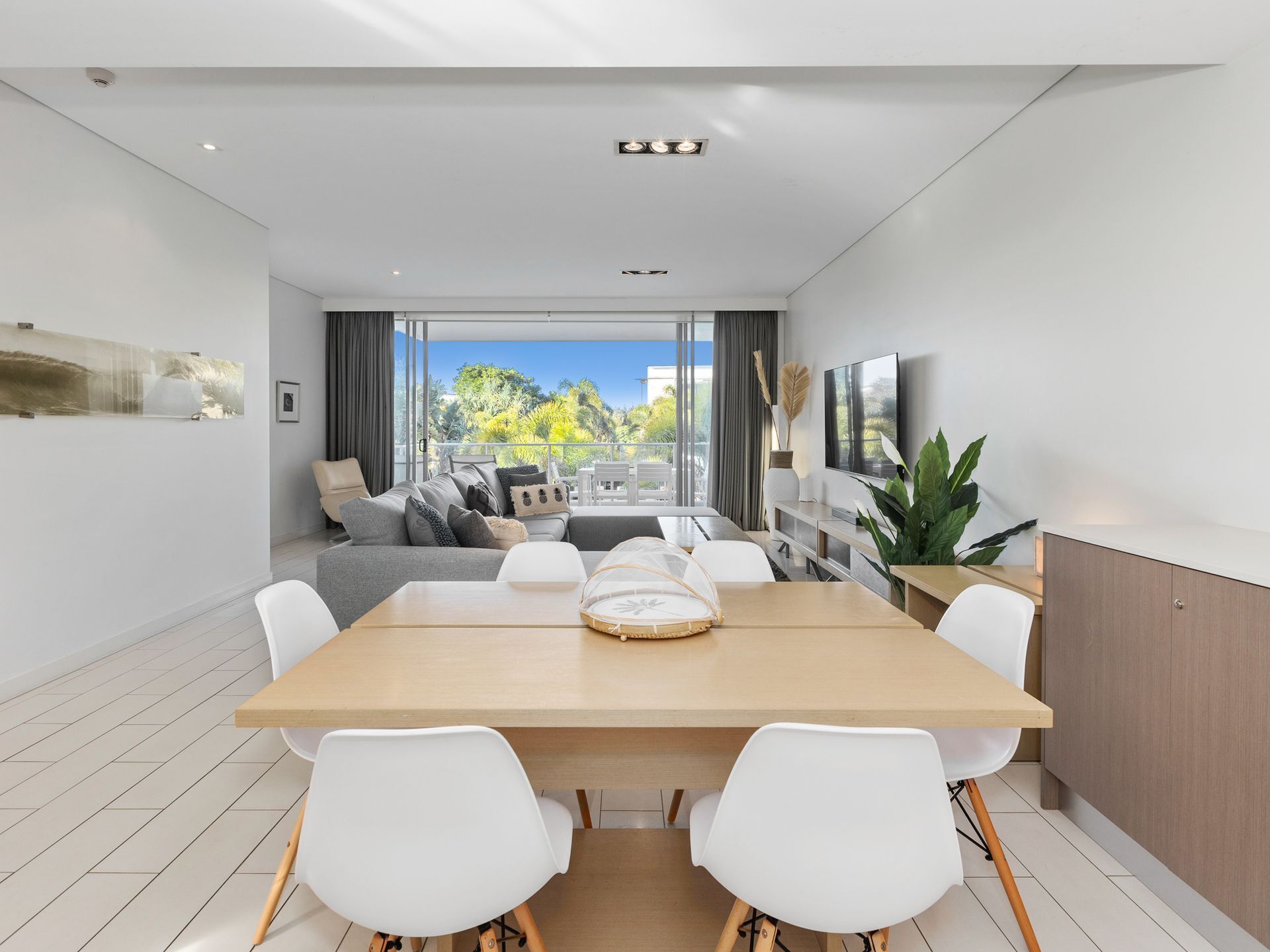 Apartment, Pool View | Living area