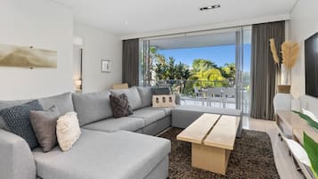 Apartment, Pool View | Living area