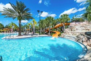 A heated pool - Modern home w/ pool, spa, movie screen & Ping-Pong - walk to clubhouse (Davenport)