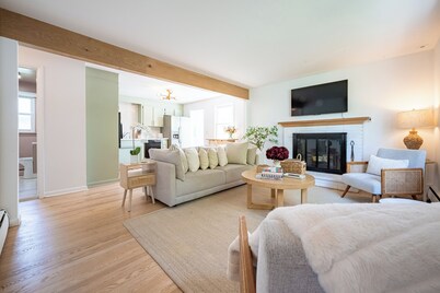 Cozy Cottage with Fire Pit 