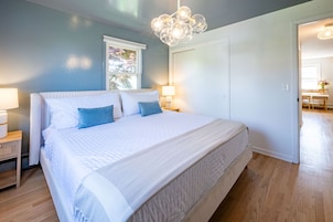 Cortinas blackout, tabla de planchar con plancha y wifi gratis