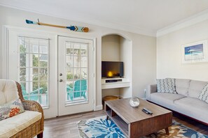 TV - Lakeside Getaway Near Orlando Attractions | Pools, Hot Tub & Resort Amenities (Kissimmee)