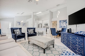 TV - Beautiful home with private pool, screened lanai, WiFi, private w/d, and AC (Kissimmee)