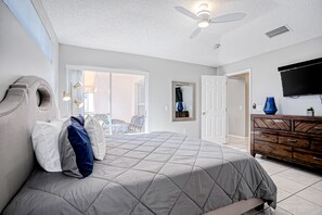 4 bedrooms, free WiFi, bed sheets - Beautiful home with private pool, screened lanai, WiFi, private w/d, and AC (Kissimmee)