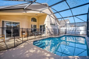 Pool - Beautiful home with private pool, screened lanai, WiFi, private w/d, and AC (Kissimmee)