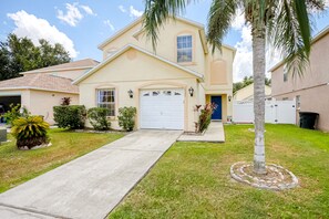 Exterior - Enchanting dog-friendly home with pool, lanai, central AC, & washer/dryer (Kissimmee)