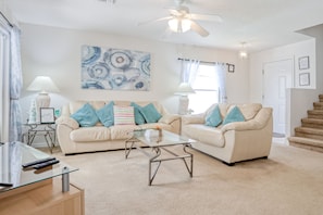 TV - Enchanting dog-friendly home with pool, lanai, central AC, & washer/dryer (Kissimmee)