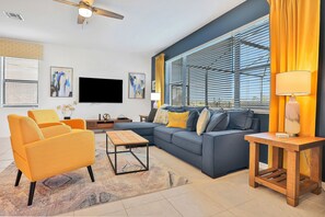 TV, DVD player - Modern Family Home - Private Pool, Lanai, WiFi, Central AC & Washer-Dryer (Davenport)
