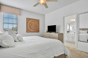 5 bedrooms, iron/ironing board, free WiFi, bed sheets - Modern Family Home - Private Pool, Lanai, WiFi, Central AC & Washer-Dryer (Davenport)