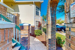 Property grounds - Dog-friendly retreat with hot tub, outdoor pool, & tennis court - great location (Kissimmee)