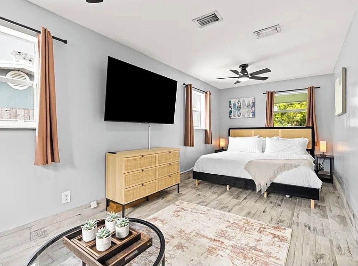 3 bedrooms, iron/ironing board, travel crib, free WiFi