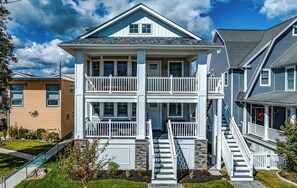 Exterior - Spacious 6BR/4BA Coastal Combo - Ideal for 20 Pax! (Ocean City)