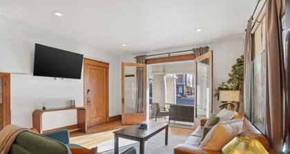 Delightful 2-bedroom apartment in the Heart of Salt Lake City! Close to U of U.