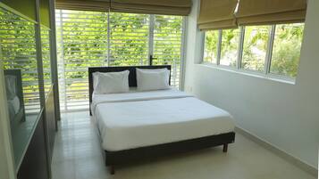 5 chambres, fer et planche à repasser, Wi-Fi, draps fournis