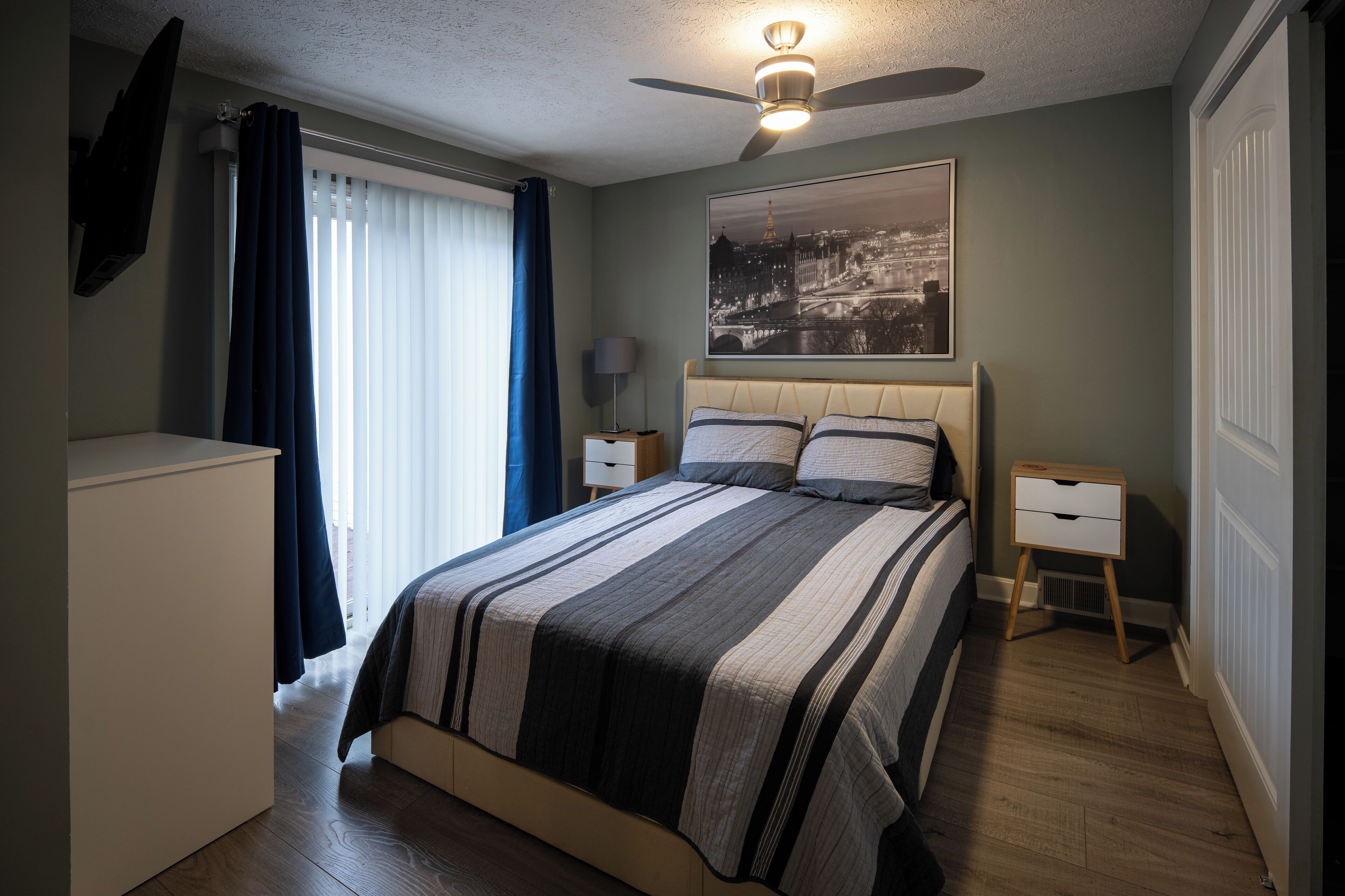 3 bedrooms, iron/ironing board, Internet, bed sheets