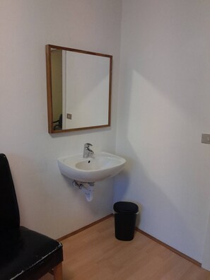 Bathroom - Room-mountain and Village View (Snæfellsbær)