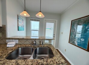 Interior - GS6 Shared Heated Pool, Walk to the Beach, Golf Cart Access (Port Aransas)