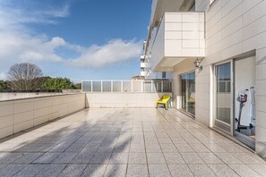 Terrace/patio - GuestReady - Charming Porto retreat with terrace (Boavista)