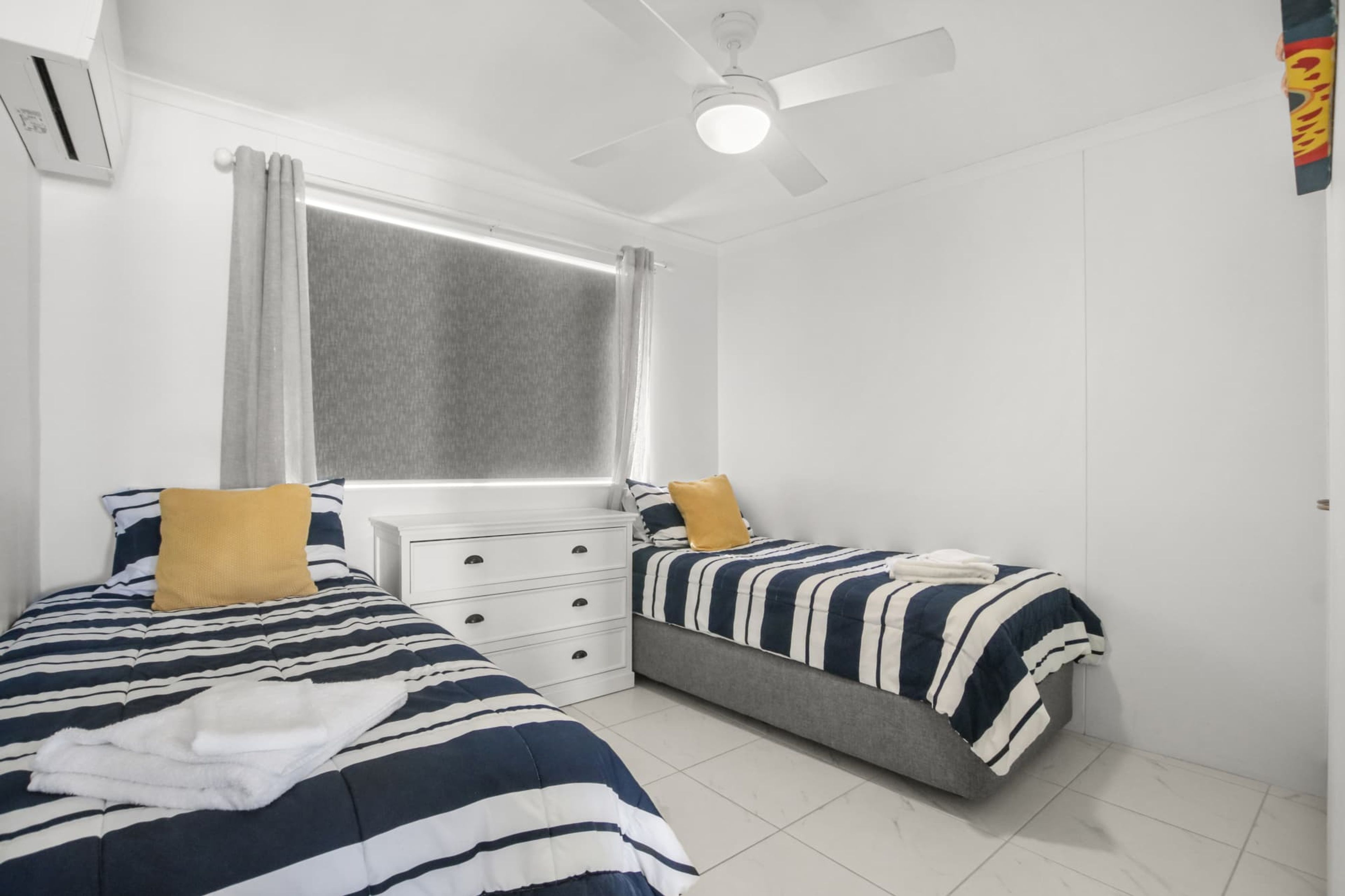 Lindomare 16 | Kings Beach Ocean Views, Pool & Walk Everywhere - Golden Beach