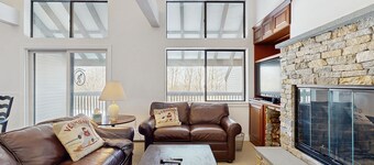 Ski-in/ski-out condo w/ mountain & ski views, shared pool & tennis, balcony, w/d