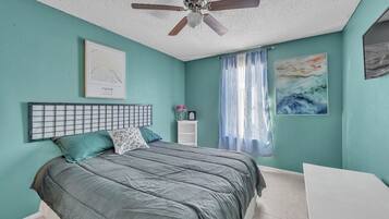 Iron/ironing board, Internet, bed sheets