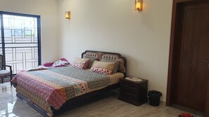 Bügeleisen/Bügelbrett, Internetzugang, Bettwäsche