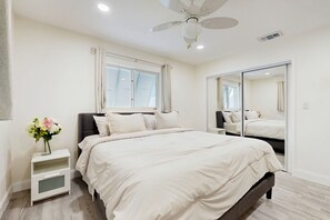 Iron/ironing board, Internet, bed sheets