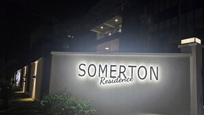 Exterior detail -  1 bdrm  apartment  roof top pool, gym, mountain views, 24 hr security  Barbican (Kingston)