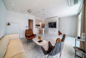 Japanese-style Villa, Balcony, Sea View | Living area - Le Grand Bleu Resort (Yeosu-si)