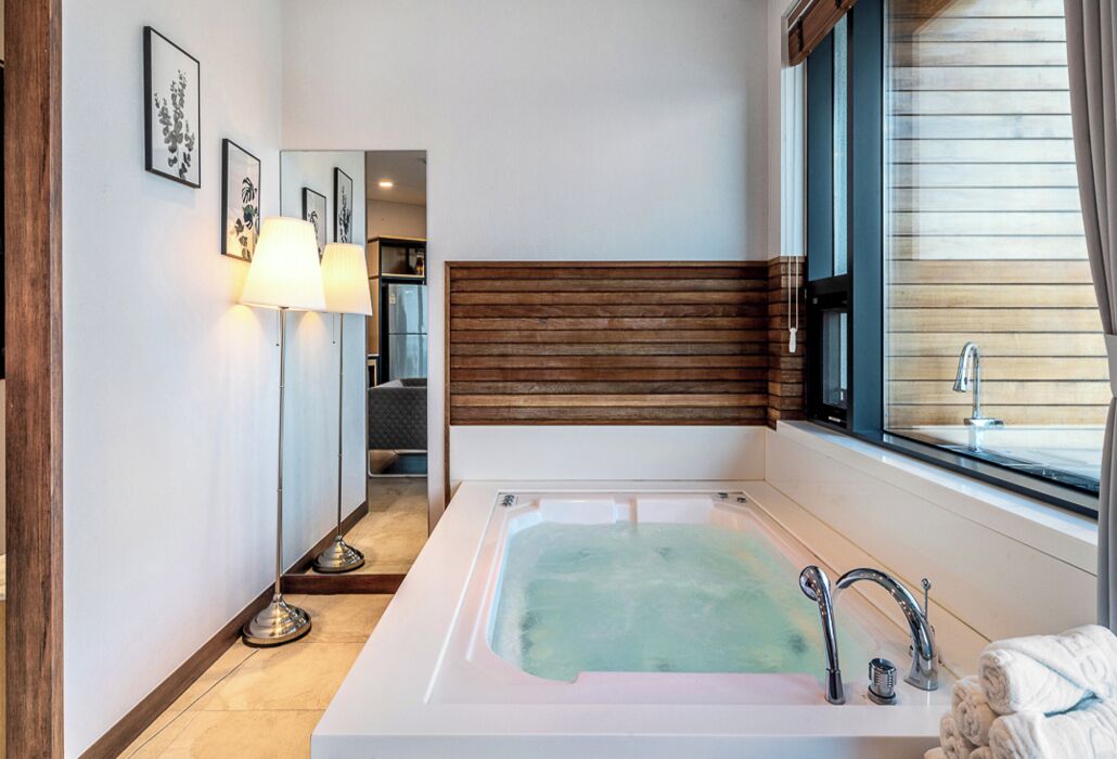 Grand Double Room, 1 Double Bed, Balcony, Sea View | Bathroom