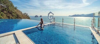 Le Grand Bleu Resort