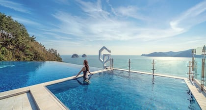 Le Grand Bleu Resort