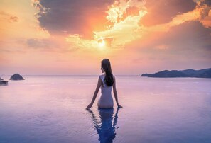 Outdoor pool - Le Grand Bleu Resort (Yeosu)