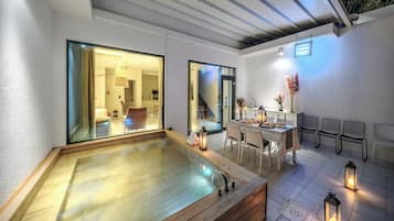 Japanese-style Villa, Balcony, Sea View | Outdoor dining