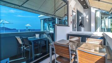 Superior Twin Room, Balcony, Ocean View | Outdoor dining